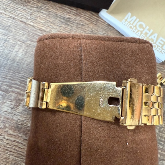 Michael Kors Gold Women's Watch - Picture 6 of 9